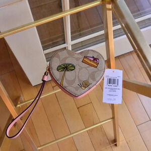 Coach CU405 Coach X Observed By Us Heart Coin Case In Signature Canvas